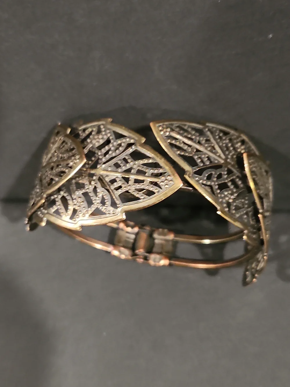 Vintage Antique Brass Tone Filigree Bracelet Wide Leaf Hinged Cuff Bangle